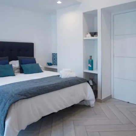 My Exclusive Italy - Spacious With 4 Rooms, Pool, Solarium & Garden Villa *